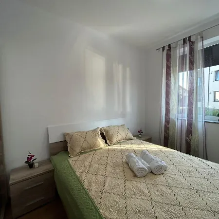 Pitters One Apartment *