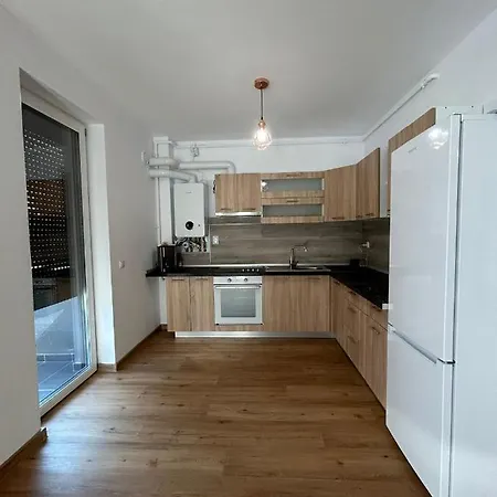 Pitters One Apartment *